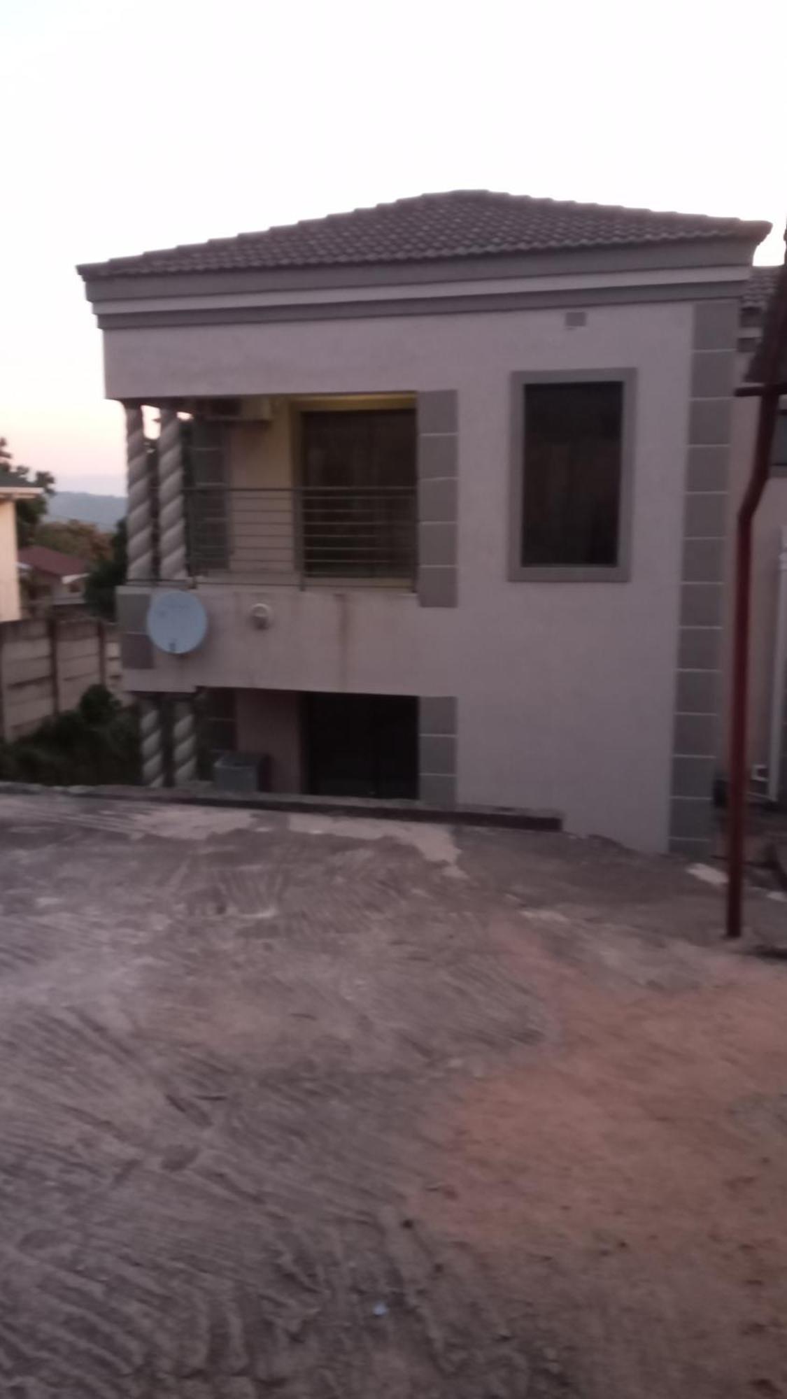 מאנזיני Zakhele Guest House מראה חיצוני תמונה