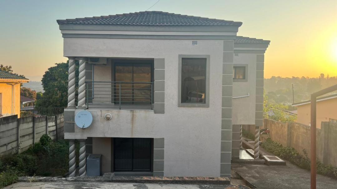 מאנזיני Zakhele Guest House מראה חיצוני תמונה