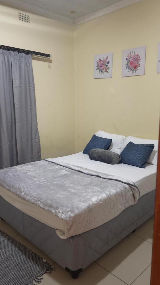 מאנזיני Zakhele Guest House מראה חיצוני תמונה